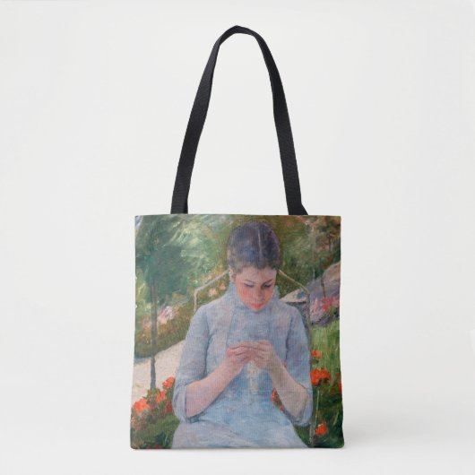 Mary Cassatt - Mädchen nähen im Garten Tasche (Vorderseite)