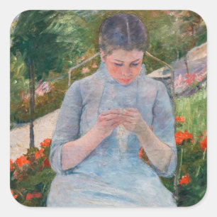 Mary Cassatt - Mädchen näht im Garten Quadratischer Aufkleber