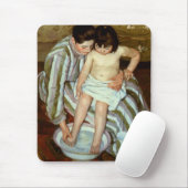 Mary Cassatts Das Bad des Kindes (circa 1892) Mousepad (Mit Mouse)