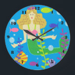 Mary Mermaid Große Wanduhr<br><div class="desc">Mary Mermaid is "the" trendy fashion mermaid with a purple crown. Have a Mary Mermaid Birthday Party complete with wrapping paper,  napkins,  stickers,   invitations,  and more.  Mary Mermaid gifts include lamps,  t-shirts,  binders,  greeting cards,  mugs,  pillows,  lunch boxes,  playing cards,  clocks,  photo journals,  and more.</div>