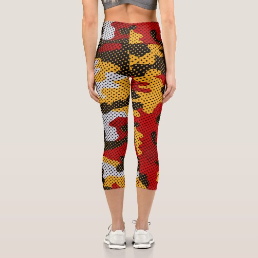 Maryland Red & Black Turtle Camo Printed Capri Leggings (Rückseite)