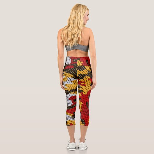 Maryland Red & Black Turtle Camo Printed Capri Leggings (Rückseite)