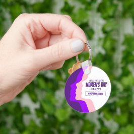 März des Internationalen Frauentags in bunten Face Schlüsselanhänger