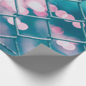 Maschendrahtzaun mit Bokeh-Lichtern Geschenkpapier (Ecke)