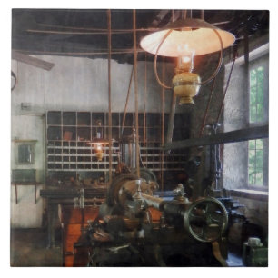 Maschinenwerkstatt mit Laterne Fliese