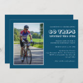 Masculine Blue White 60. Geburtstag Foto Invitati Einladung (Vorne/Hinten)