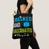 Maske und geimpfte Krankenschwester Tasche (Von Nahem)