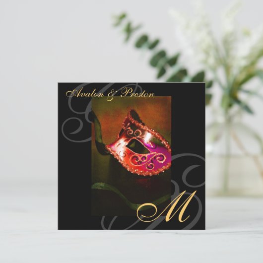 Maskerade-Masken-rote Strudel-Hochzeits-Einladung Einladung (Stehend Vorderseite)