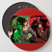 Maskierte Frauen während des venezianischen Karnev Button (Vorne & Hinten)