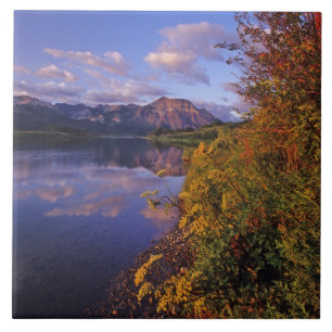 Maskinonge Lake im Waterton Lakes National Park 2 Fliese