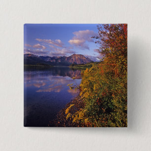 Maskinonge Lake im Waterton-Lakes-Nationalpark 2 Button