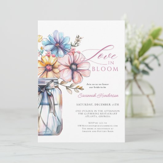 Mason Jar Liebe im blutblühenden Brautparty Einladung (Stehend Vorderseite)
