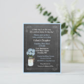 Mason Jar mit Blume Blue Baby Dusche Einladungspostkarte (Stehend Vorderseite)