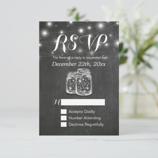 Mason Jar & String Lights Chalkboard Wedding RSVP (Stehend Vorderseite)