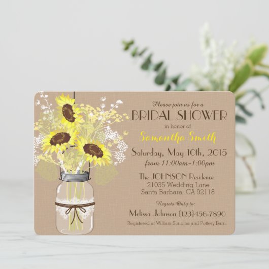 Mason Jar Sunflower Burlap Rustikales Brautparty Einladung (Stehend Vorderseite)