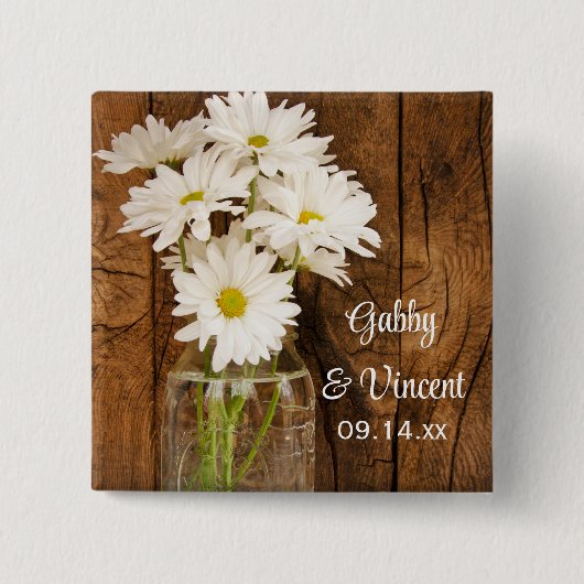 Mason Jar und White Daisies Country Barn Wedding Button (Vorderseite)