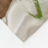 Mason Jar und White Daisies Country Barn Wedding Fleecedecke (Ecke)