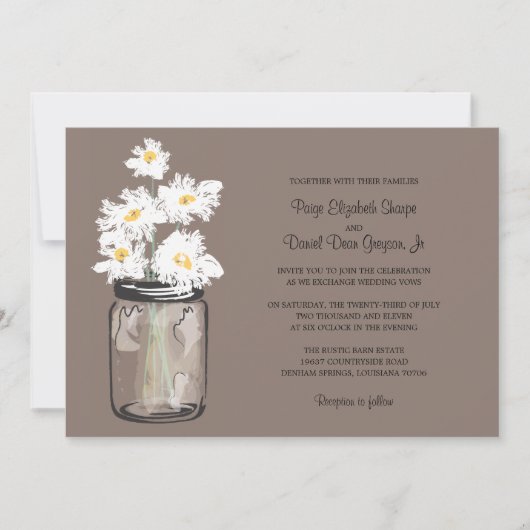 Mason Jar und White Daisies Wedding Einladung (Vorderseite)