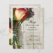 Mason Jar w/Rose und Wildblumen Einladungspostkarte (Vorne/Hinten)