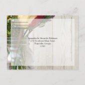 Mason Jar w/Rose und Wildblumen Einladungspostkarte (Rückseite)