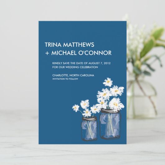 Mason Jar & White Daisies Save the Date (Stehend Vorderseite)