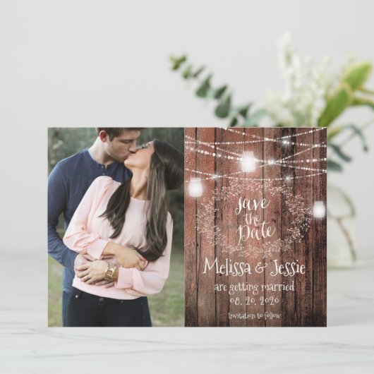 Mason Jars Lights Baby Breath Save the Date rustik Einladung (Stehend Vorderseite)