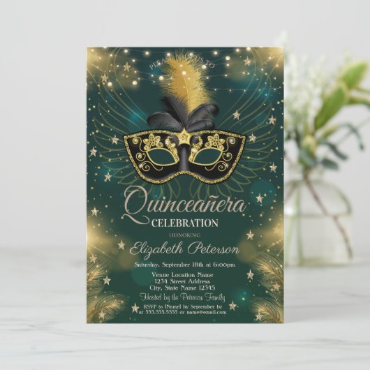 Masque, String Lights, Stars Green Quinceñera Einladung (Stehend Vorderseite)