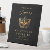 Masquerade Black Gold Sweet 16 Birthday Welcome Sockelschild (In Situ)