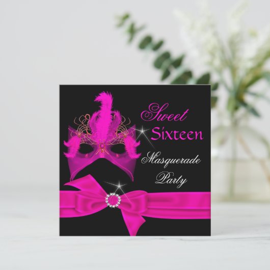 Masquerade Sweet 16 Sechzehn Hot-Pink-Maske Party Einladung (Stehend Vorderseite)