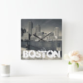 Massachusetts, Boston, Rowe's Wharf Gebäude Quadratische Wanduhr (Zuhause)