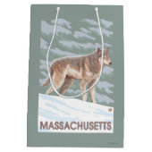 MassachusettsWolf Szene Mittlere Geschenktüte (Rückseite)