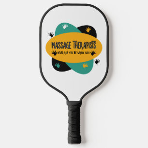 Massagetherapeuten Hände Rub farbenfroh Pickleball Schläger