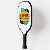 Massagetherapeuten Hände Rub farbenfroh Pickleball Schläger (Links)
