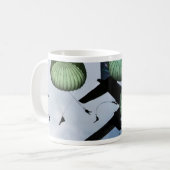 Massensprungs-Auftrag, Fallschirme, US-Armee Kaffeetasse (Vorderseite Links)