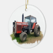 Massey Ferguson roter Traktor auf dem Gebiet Keramikornament (Links)