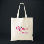 Maßgeschneiderte Bridesmaid Tragetasche<br><div class="desc">Das ist eine Bridesmaid-Tasche, die mit rosa Text und einem schwarzen Herz ausgestattet ist. Es ist personalisiert, kundenspezifische Name Monogram niedlich Vintagen Tasche ist die beste Geschenkidee für Braut und Brautmädchen bei Hochzeiten. Es ist perfekt als Brautparty Geschenk. Sie können einfach die Namen des Paares und das Hochzeitsdatum vor der...</div>