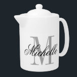 Maßgeschneiderte, elegante mittelgroße Teekanne<br><div class="desc">Maßgeschneiderte,  elegante mittelgroße Teekanne mit Deckel. Chic Geschenk Idee für Freunde und Familie,  die Liebe trinken Tee. Stilvolle Schrift Typografie Design. Auch gut für das Büro. Kleine Größe auch verfügbar.Größen: 11 und 44 Unze.</div>