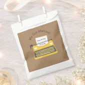 Maßgeschneiderte gelbe Schreibmaschine für Gastges Geschenktütchen (Ausgeschnitten)