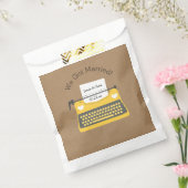 Maßgeschneiderte gelbe Schreibmaschine für Gastges Geschenktütchen (Versiegelt)