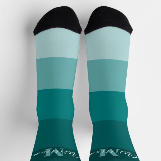 Maßgeschneiderte Initialen und Monogramme für Aqua Socken (Oben)