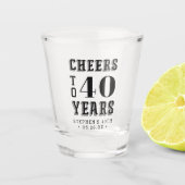 Maßgeschneiderte Kämpfe bis 40 Jahre | Meilenstein Schnapsglas (Vorderseite)