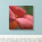 Maßgeschneiderte Leinwand nahe Blume (Insitu (Holzboden))