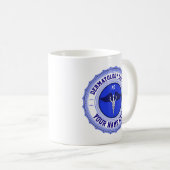 Maßgeschneiderte MD Specialty Caduceus Dermatology Kaffeetasse (VorderseiteRechts)