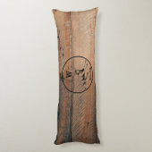 Maßgeschneiderte rustikale Holztextur & Hirschmono Seitenschläferkissen (Rückseite (Vertikal))