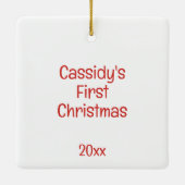 Maßgeschneiderter First Christmas Whimsical Teddy  Keramikornament (Rückseite)