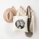 Maßgeschneiderter Foto-Totbeutel Tragetasche<br><div class="desc">Niedlicher Personalisierter Totbeutel mit individuellem Foto in einem runden Rahmen. Das wäre ein großartiges Geschenk für Familie,  Freunde,  Eltern und Großeltern!</div>