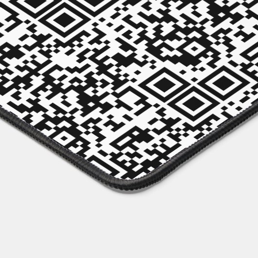 Maßgeschneiderter QR-Code Schwarz/Weiß Abstrakt Ge Schreibtischunterlage (Ecke)