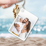 Maßgeschneiderter Zwei-Foto-Schlüsselanhänger aus  Schlüsselanhänger<br><div class="desc">Mit unserem Custom Two Foto Double Sided Aluminium Schlüsselanhänger: Behalt deine hochgeschätzten Erinnerungen nah, wo immer du hingehst mit diesem personalisierten Accessoire. Dieser Schlüsselanhänger aus langlebigem Aluminium ist beidseitig angepasst und ermöglicht es Ihnen, zwei Ihrer liebsten Fotos zu präsentieren. Egal, ob es sich um einen besonderen Augenblick mit Lieben, einer...</div>
