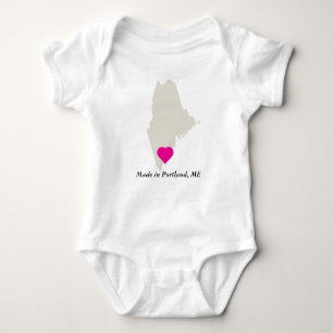 Maßgeschneidertes Baby-T-Shirt in Maine Staat Lieb Baby Strampler