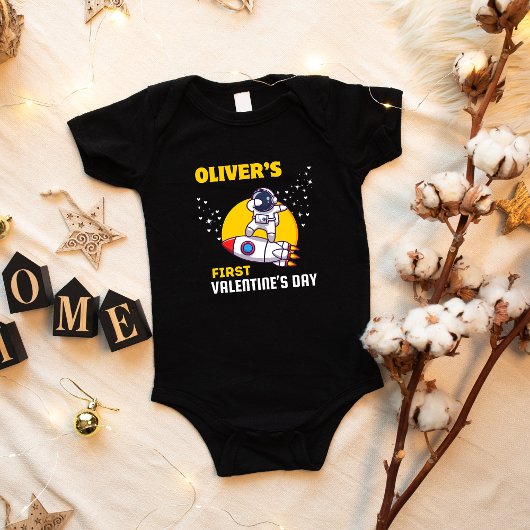 Maßgeschneidertes Erstvalentiner-Outfit Baby Strampler